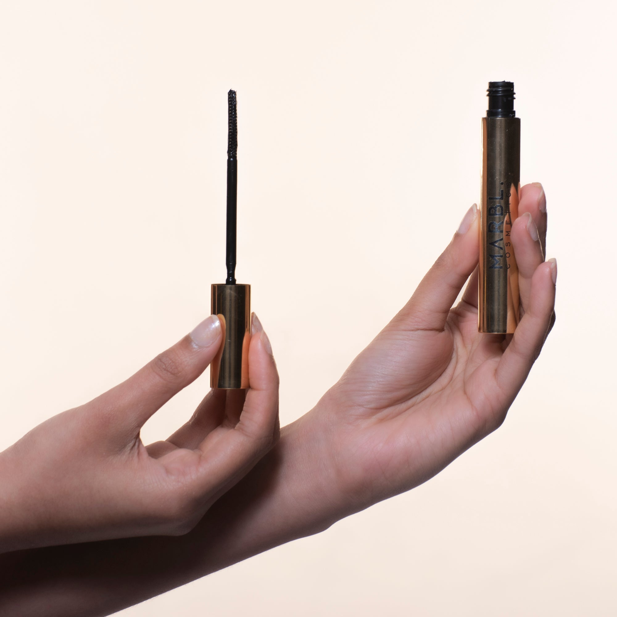Langanhaltende Wimperntusche